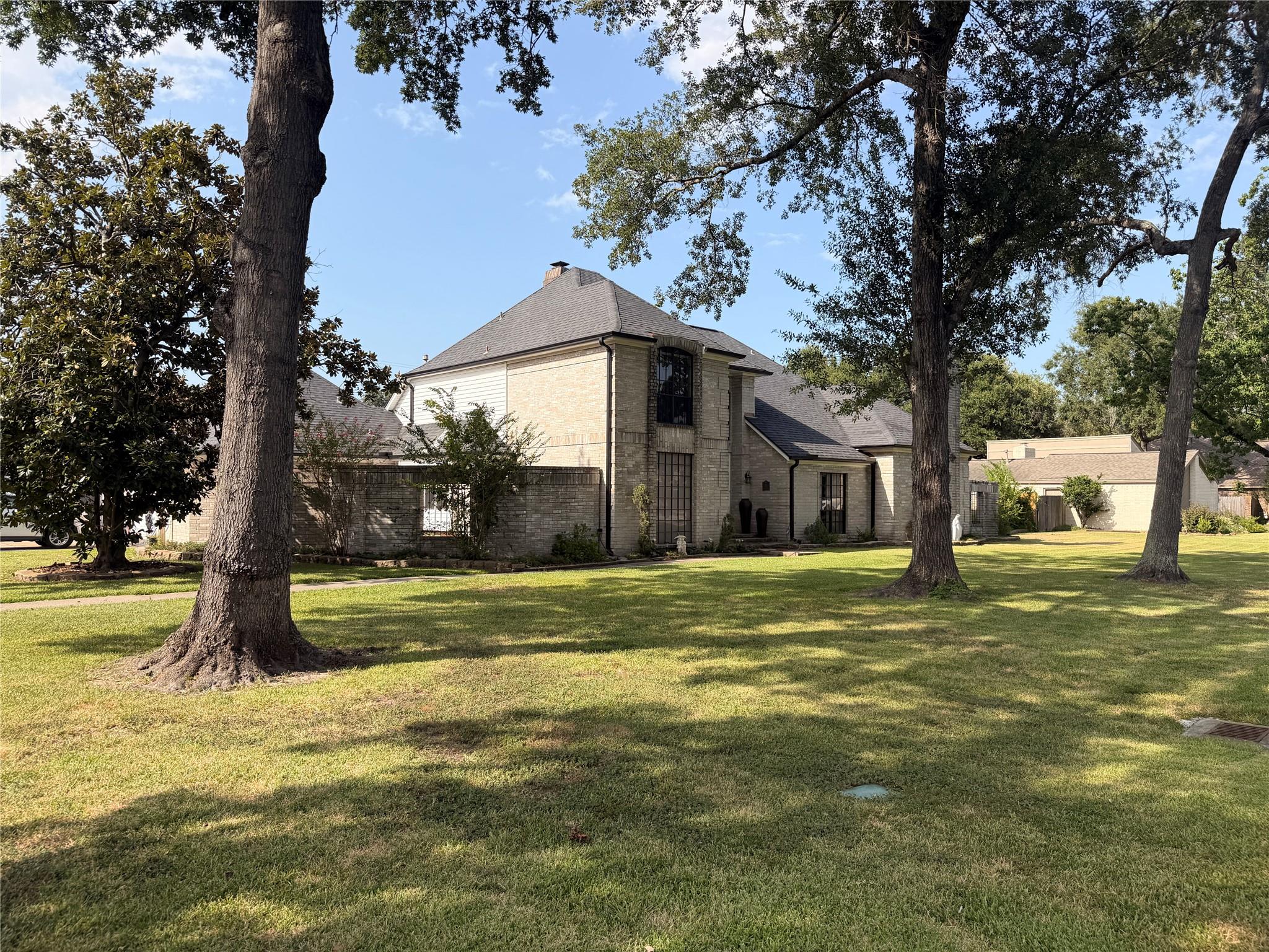 222 Pin Oak Drive