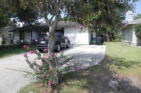 Photo of 10506 Buffum Street, Houston, TX 77051 (MLS # 57343106)