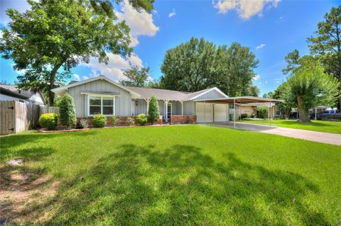 Photo of 6817 Roos Road, Houston, TX 77074 (MLS # 32984155)