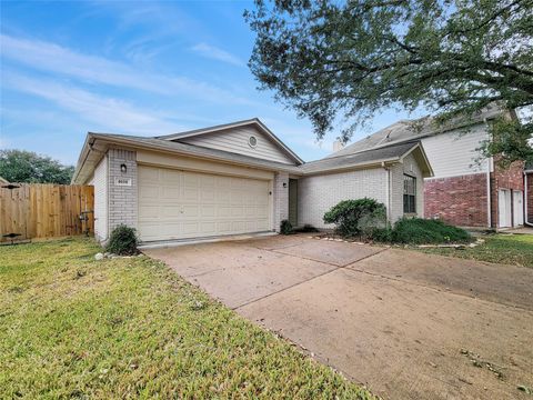 Photo of 4010 Redwood Hill Court, Fresno, TX 77545 (MLS # 6345642)
