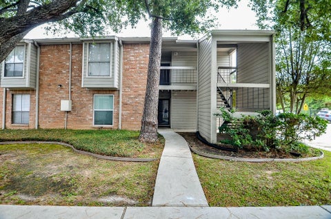 Photo of 17401 Red Oak Drive #64, Houston, TX 77090 (MLS # 81675477)