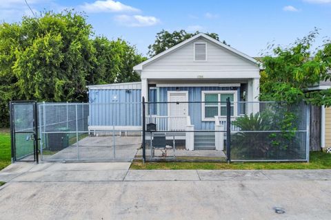 Photo of 1709 Dan Street, Houston, TX 77020 (MLS # 58605283)