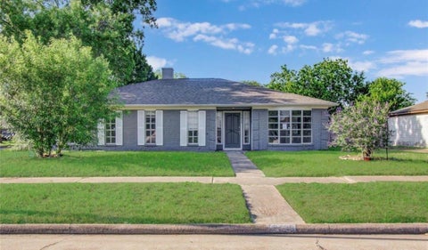 Photo of 9430 Claridge Drive, Houston, TX 77031 (MLS # 75958138)