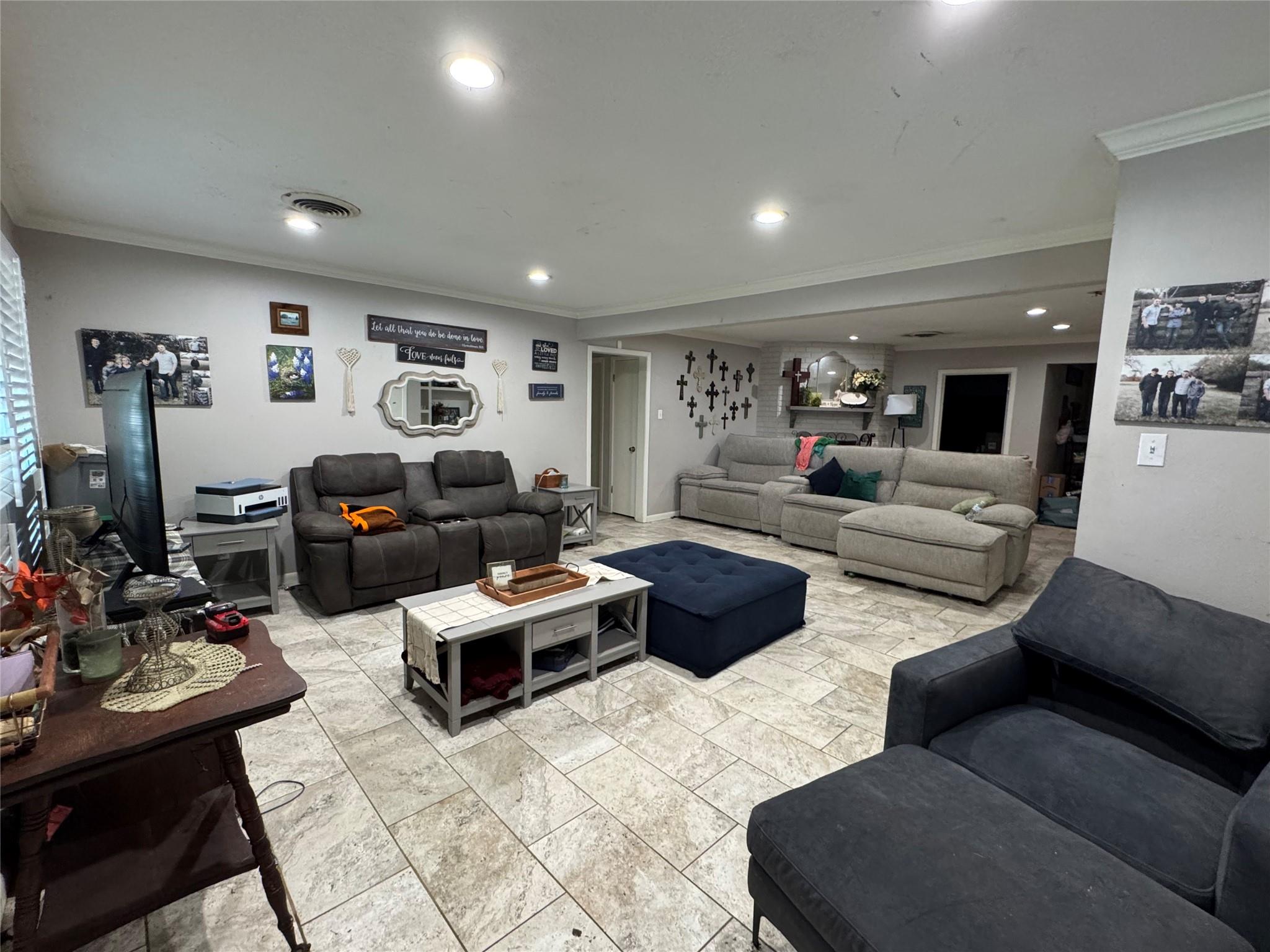 2000 Kirk Drive