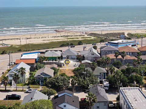Photo of 911 Avenue L, Galveston, TX 77550 (MLS # 79903309)