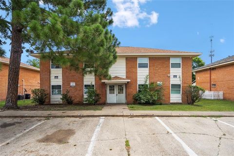 Photo of 3532 Midwest Drive #B, Bryan, TX 77802 (MLS # 32054920)