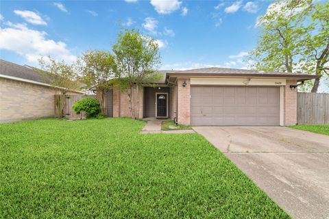 Photo of 11439 Devencrest Drive, Houston, TX 77066 (MLS # 94045509)