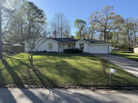 Homes For Sale - 415 W Lake Drive Dr<br/> Livingston, TX 77351