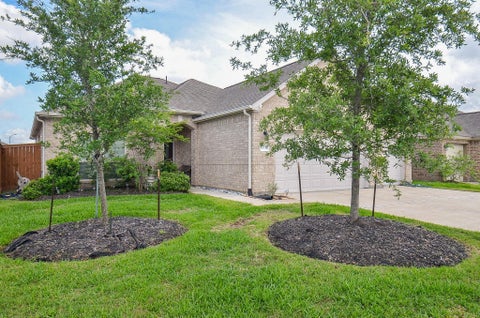 Photo of 10519 Scrub Oak Drive, Rosharon, TX 77583 (MLS # 41989681)