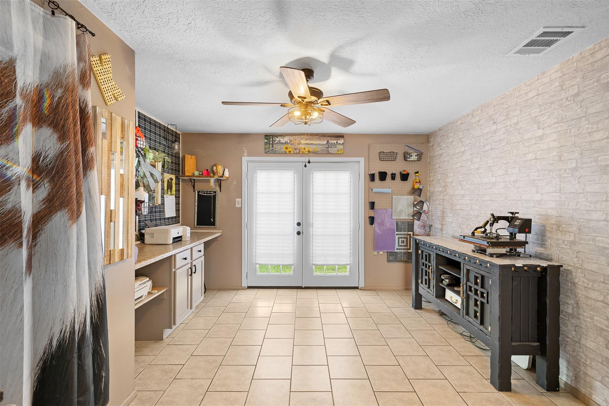 2098 Cedar Creek Road