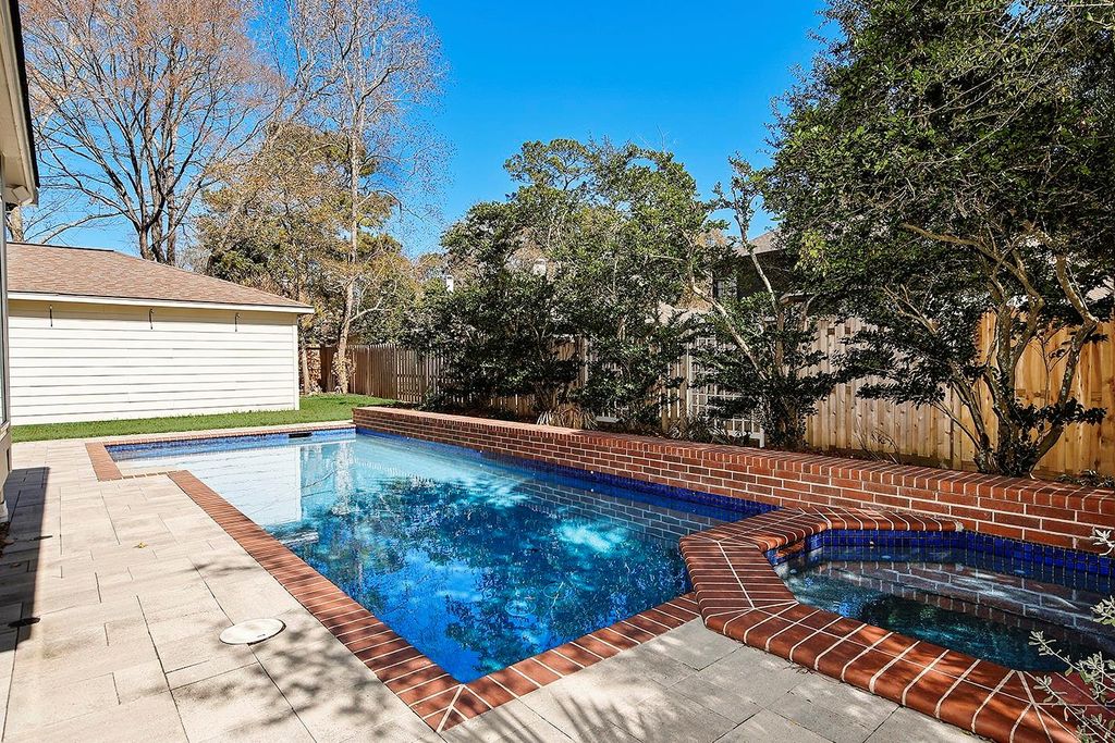 Photo of 6 Thornbush Place, The Woodlands, TX 77381 (MLS # 32633295)