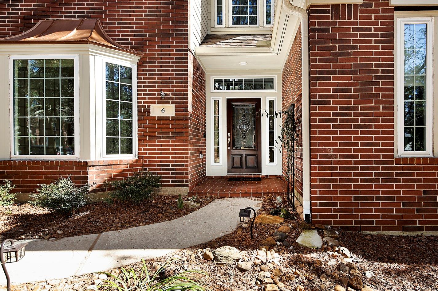 6 Thornbush Place