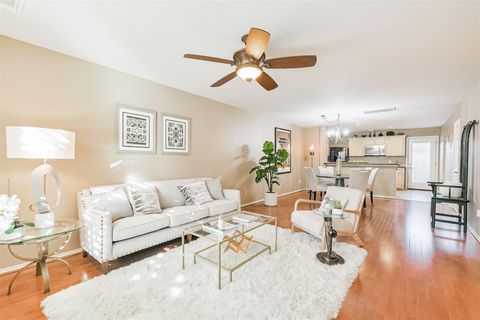 Photo of 718 Redwing Place Drive, Houston, TX 77009 (MLS # 78712551)