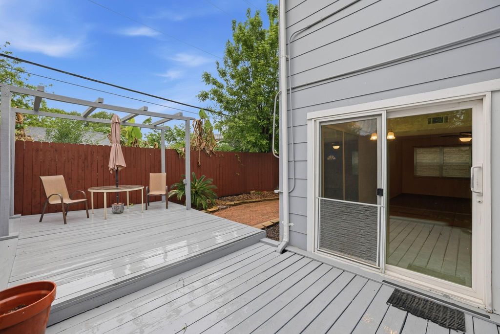 Photo of 1433 Cedar Post Lane #40, Houston, TX 77055 (MLS # 77744907)