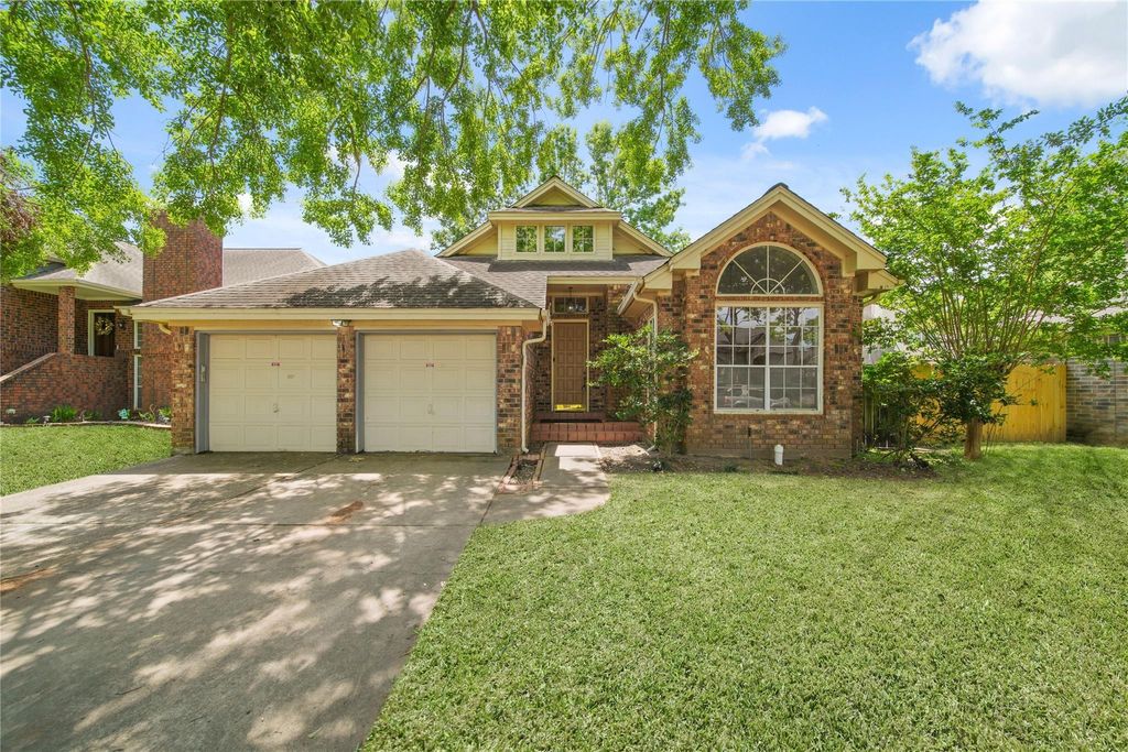 Photo of 2923 Plantation Wood Lane, Missouri City, TX 77459 (MLS # 69585587)