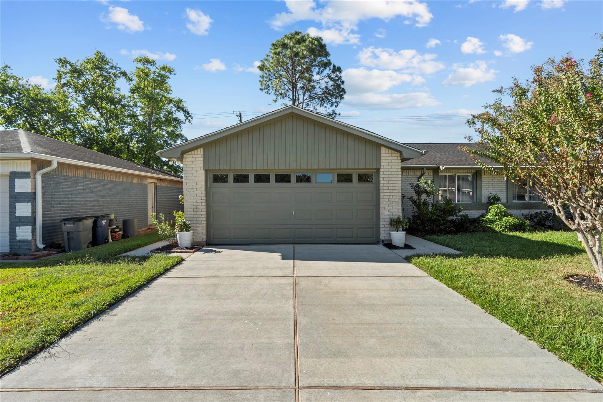 6305 Silver Leaf Dr
