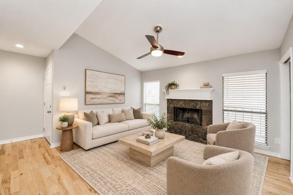 1818 AUGUSTA DR APT 8, HOUSTON, TX 77057 - Image febd6df8ba10104f31bb1de29aeb9bbd/388865554