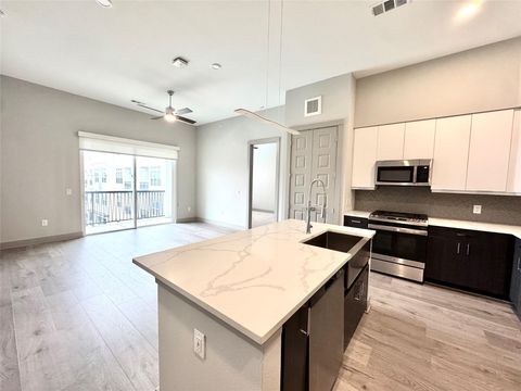Photo of 401 W 25th St Street #1134, Houston, TX 77008 (MLS # 51484877)