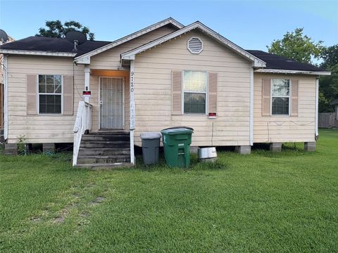 Photo of 9720 Tuffly Street, Houston, TX 77029 (MLS # 5744441)