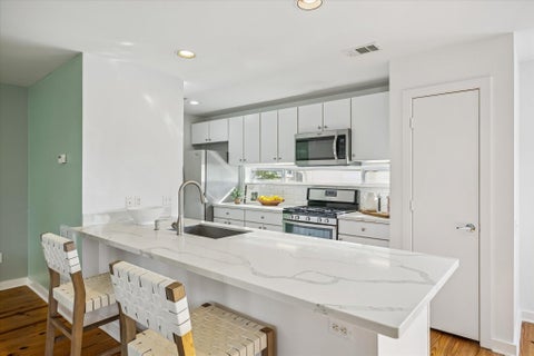 Photo of 2508 Calumet Street #E, Houston, TX 77004 (MLS # 96095377)