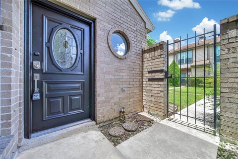 Photo of 712 Country Place Drive #D, Houston, TX 77079 (MLS # 75924053)