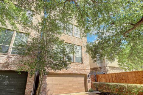 Photo of 618 Asbury Street, Houston, TX 77007 (MLS # 10264617)