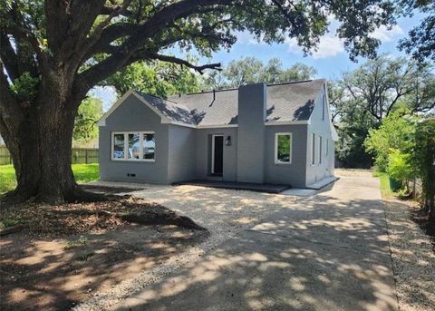 Photo of 204 Center Street, Pasadena, TX 77506 (MLS # 22903329)