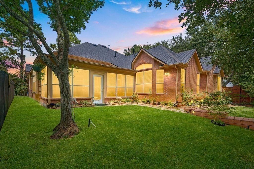 Photo of 422 Bay Bridge Drive, Sugar Land, TX 77478 (MLS # 81292352)