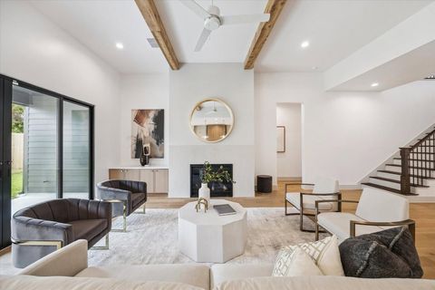 Photo of 1341 Candlelight Lane, Houston, TX 77018 (MLS # 36541355)