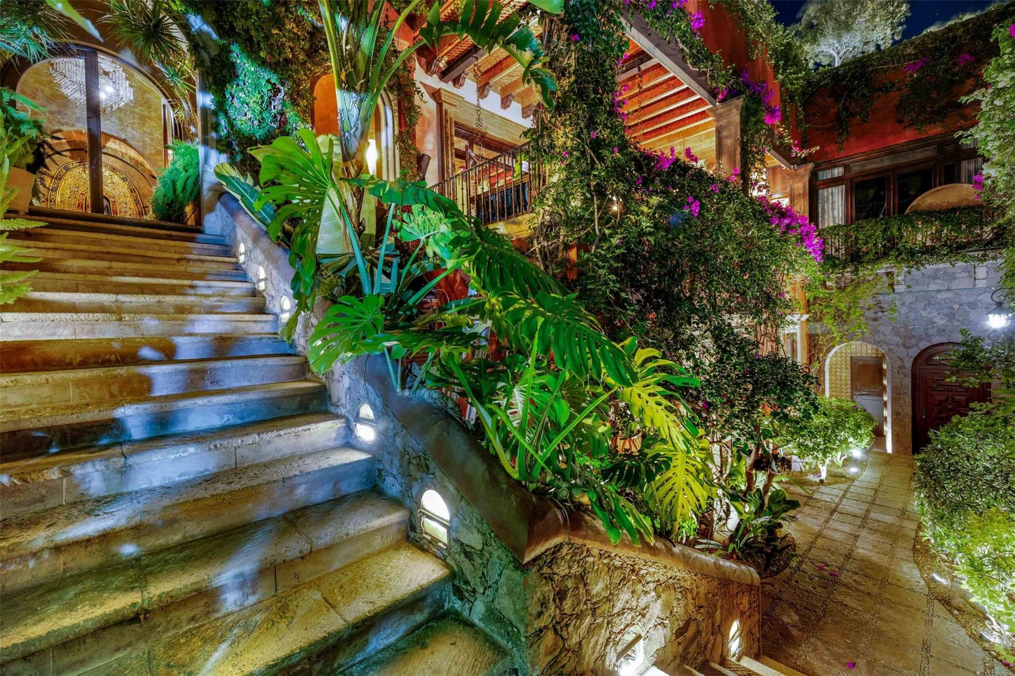 Tennessee 37700, Mexico, 5 Bedrooms Bedrooms, ,7 BathroomsBathrooms,Residential,Active,242672