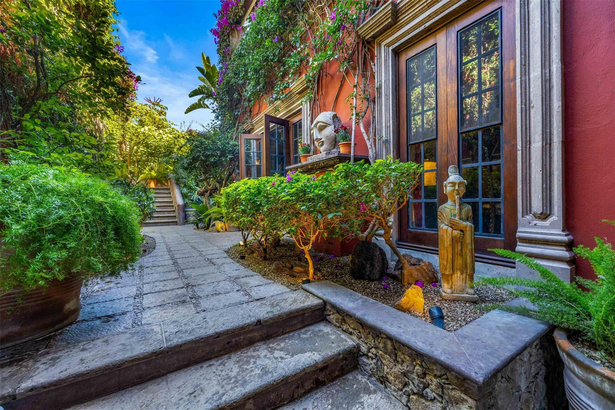 Tennessee 37700, Mexico, 5 Bedrooms Bedrooms, ,7 BathroomsBathrooms,Residential,Active,242672