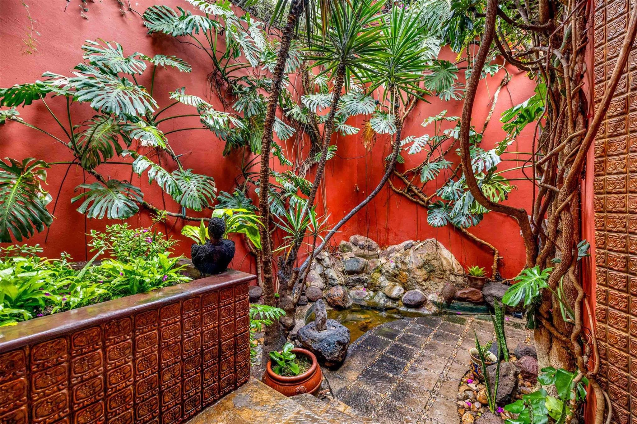 Tennessee 37700, Mexico, 5 Bedrooms Bedrooms, ,7 BathroomsBathrooms,Residential,Active,242672