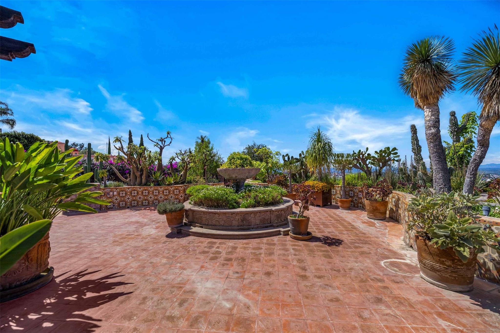 Tennessee 37700, Mexico, 5 Bedrooms Bedrooms, ,7 BathroomsBathrooms,Residential,Active,242672