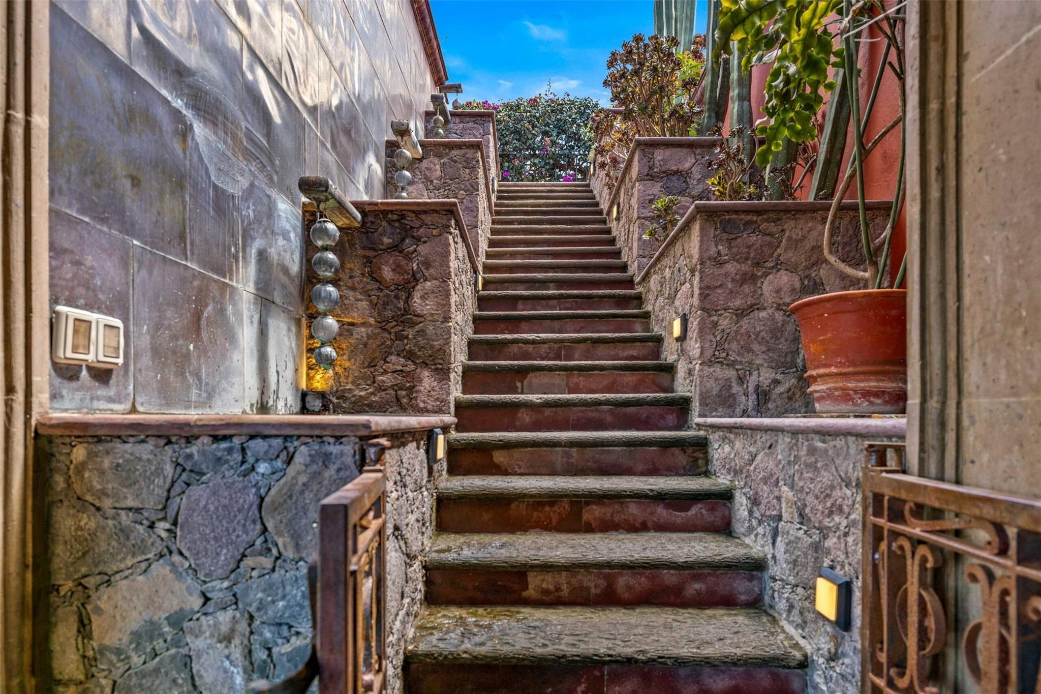 Tennessee 37700, Mexico, 5 Bedrooms Bedrooms, ,7 BathroomsBathrooms,Residential,Active,242672