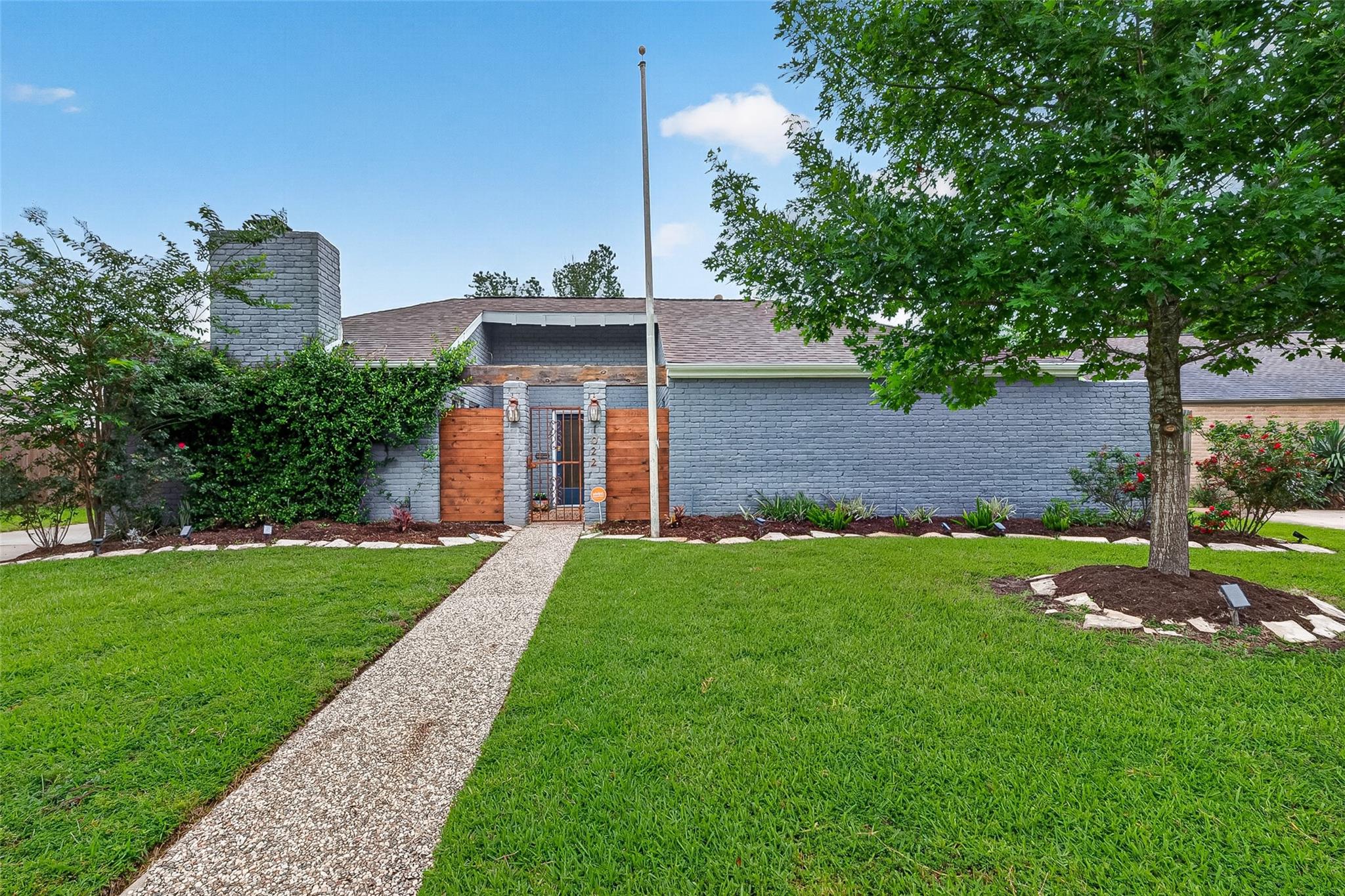 1022 Apache Falls Drive