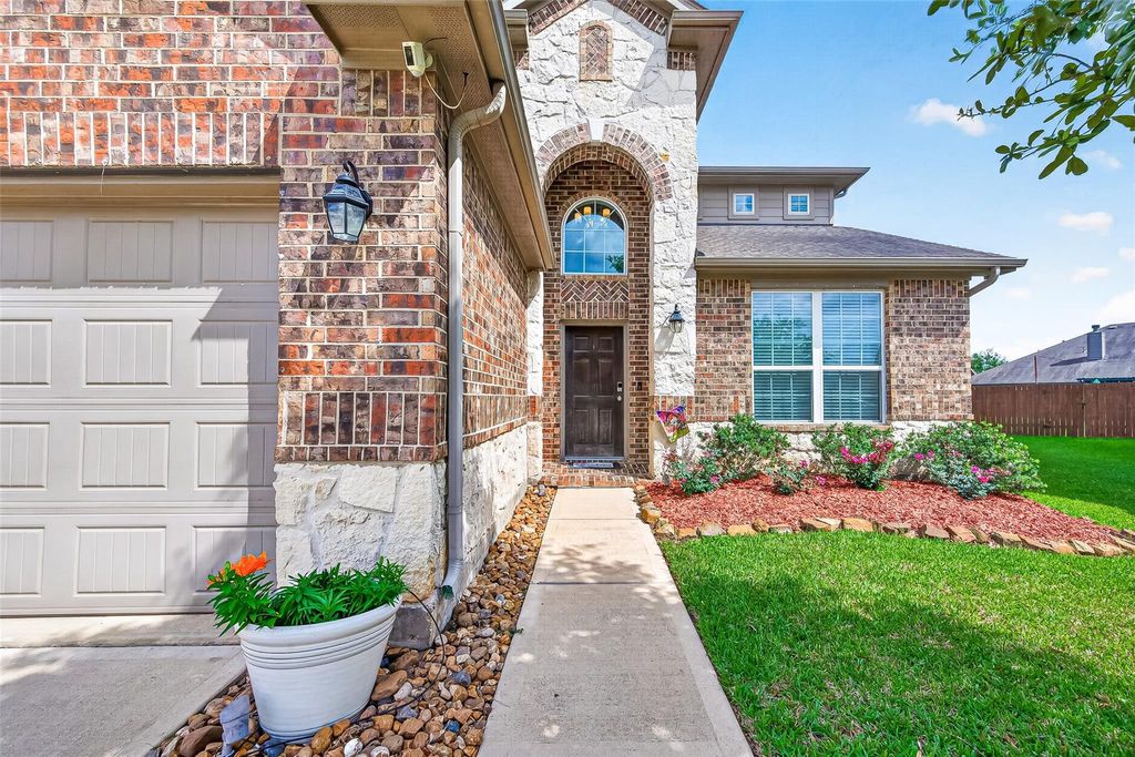 Photo of 3702 Whirling Way, Richmond, TX 77406 (MLS # 9848321)