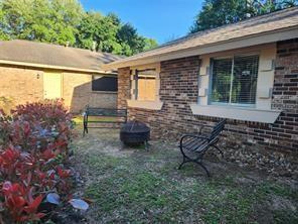 Photo of 5114 Enchanted Timbers Drive, Humble, TX 77346 (MLS # 93785286)