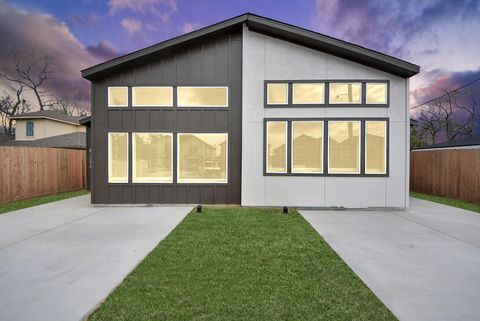 5506 Bacher St Street A/B Houston TX 77028