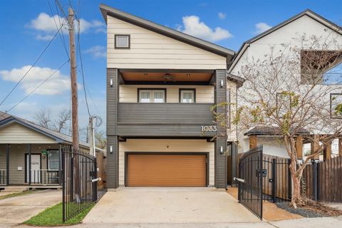 Photo of 1033 Herkimer Street, Houston, TX 77008 (MLS # 98280010)
