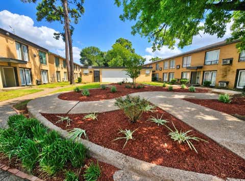 Apartment For Rent - 3629 N Macgregor Way #9<br/> Houston, TX 77004