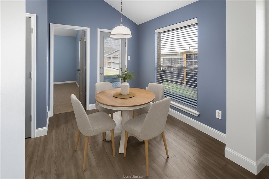 916 Crested Point Drive