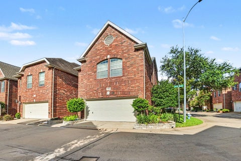 Homes For Sale - 1502 Olive Place<br/> Houston, TX 77077