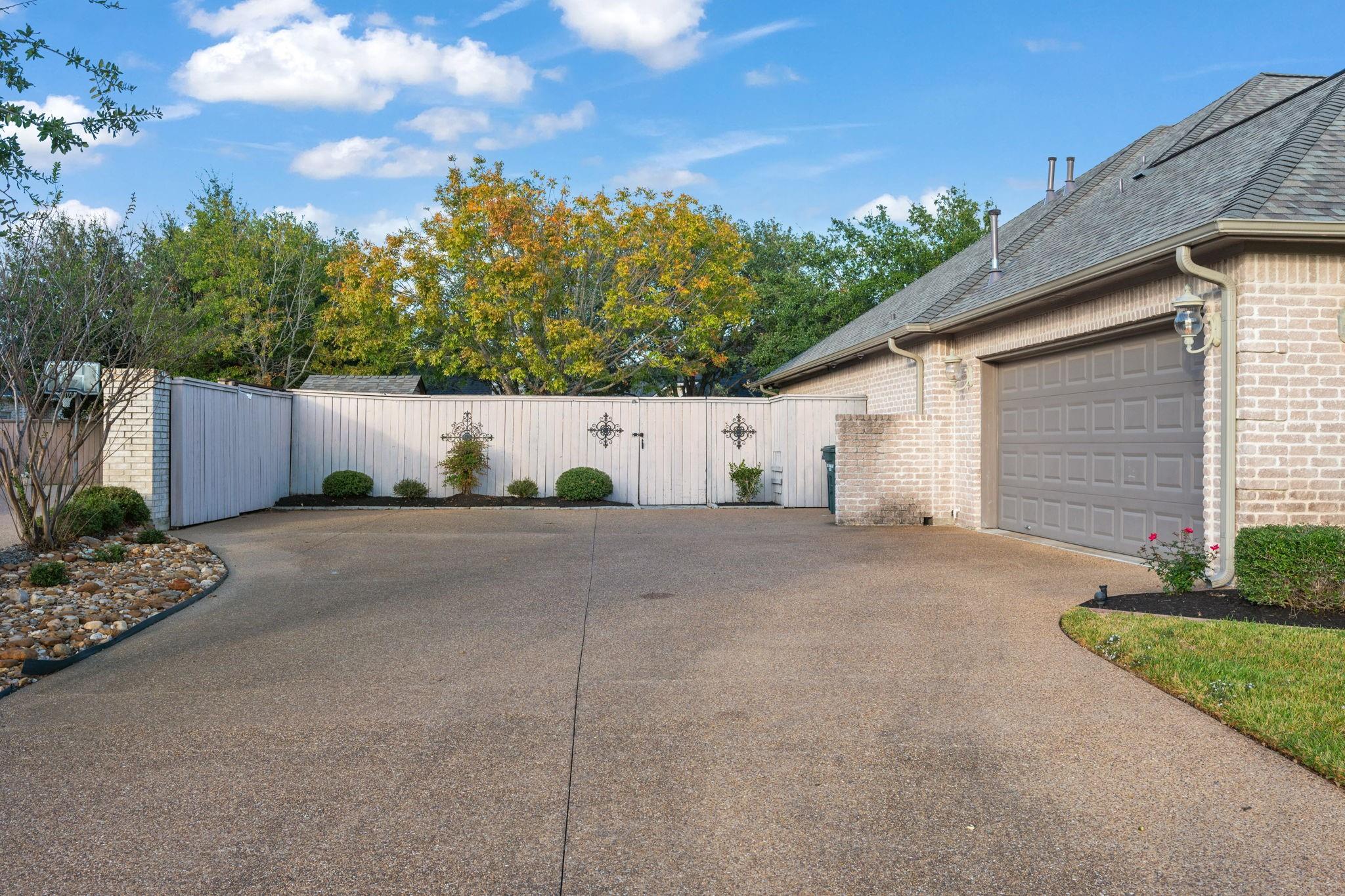 3803 Park Meadow Lane