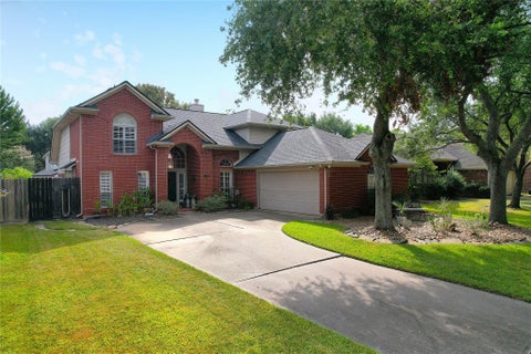 Photo of 110 Cloudbridge Drive, League City, TX 77573 (MLS # 43767658)