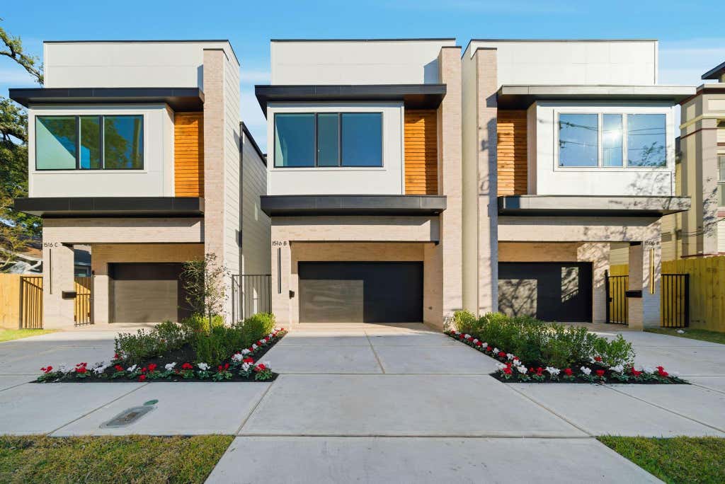 Photo of 1322 Lawrence Street, Houston, TX 77008 (MLS # 13912427)