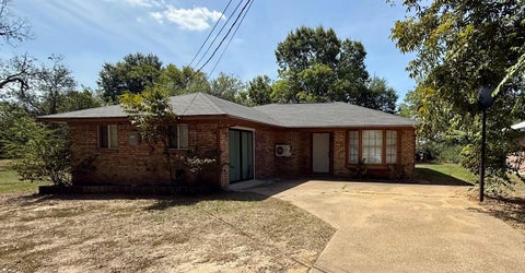 Photo of 110 Sowescor Street, Crockett, TX 75835 (MLS # 47213830)