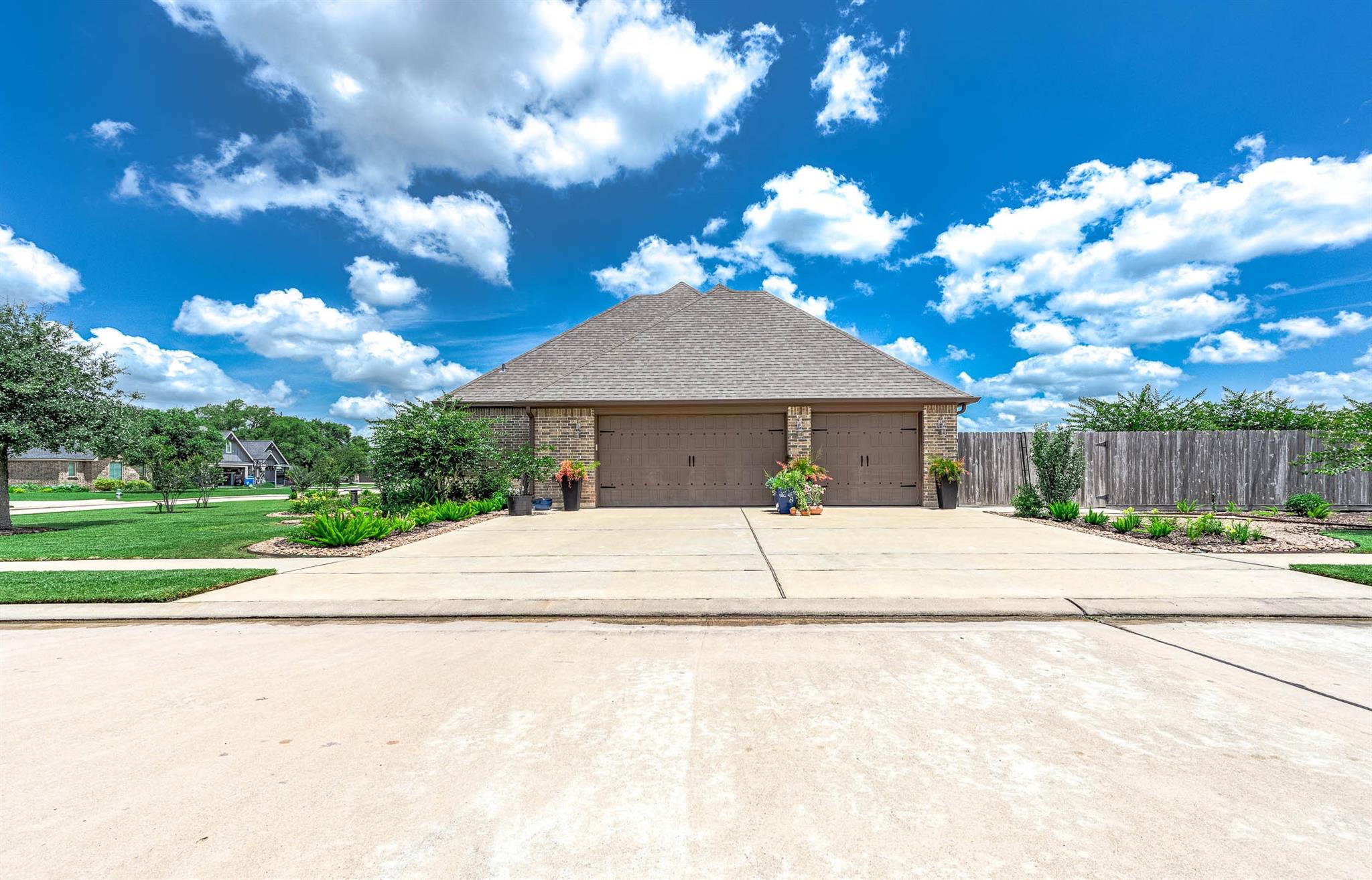 720 Rustic Oaks Drive