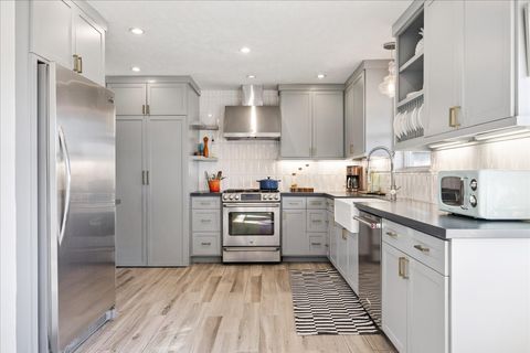 Photo of 11531 Gaymoor Drive, Houston, TX 77035 (MLS # 64636544)