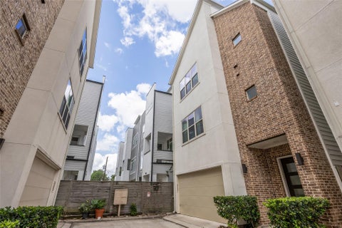 Homes For Sale - 3309 Jefferson Street #C<br/> Houston, TX 77003