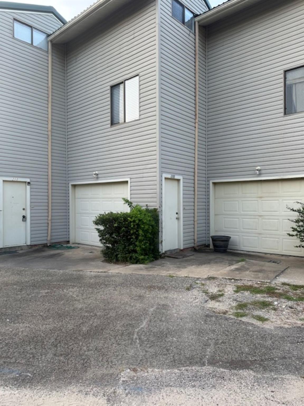 501 Bass Boat Village Lane 210